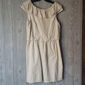 Cream sleeveless Jessica Simpson Dress